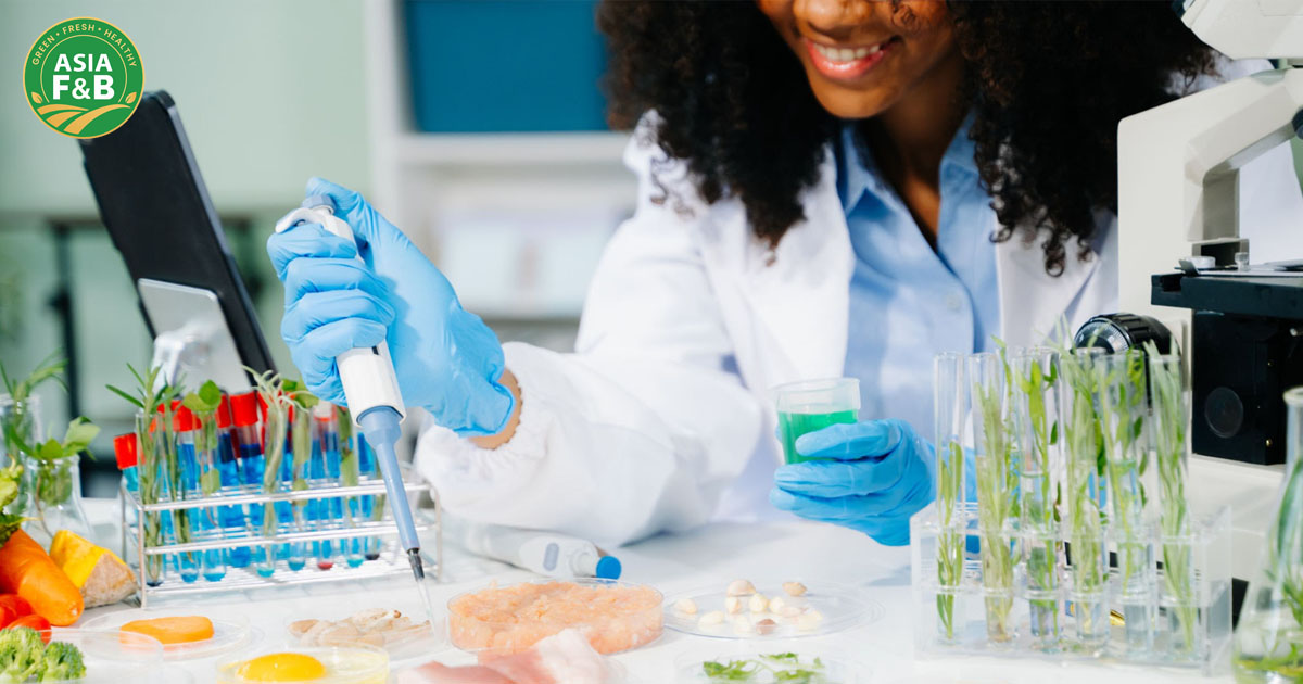 Custom beverage formulation in lab by ODM F&B exporter